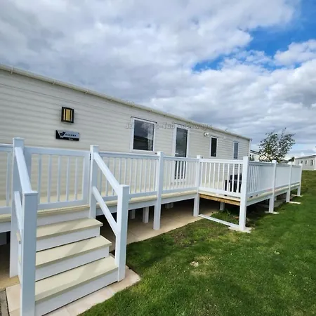 Jems Hot-Tub Getaways 6 Berth At Tattershall Lakes Exterior photo