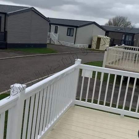 Jems Hot-Tub Getaways 6 Berth At Tattershall Lakes Exterior photo