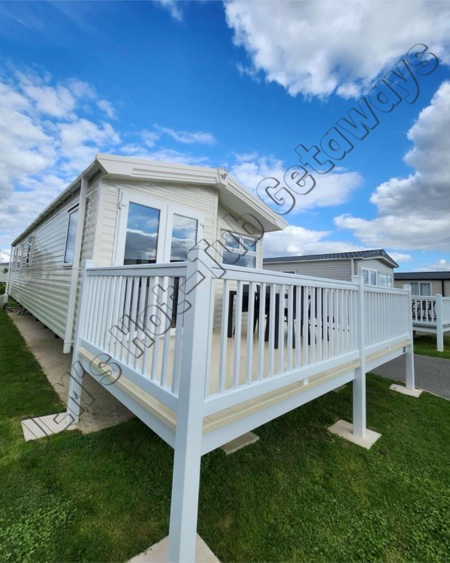 Jems Hot-tub Getaways 6 Berth At Lakes Holiday home Tattershall