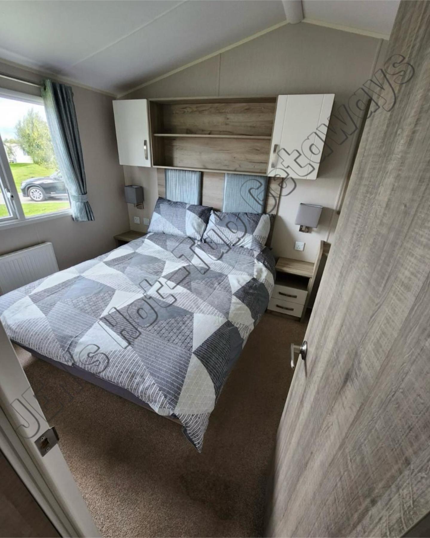 Jems Hot-tub Getaways 6 Berth At Lakes Holiday home Tattershall